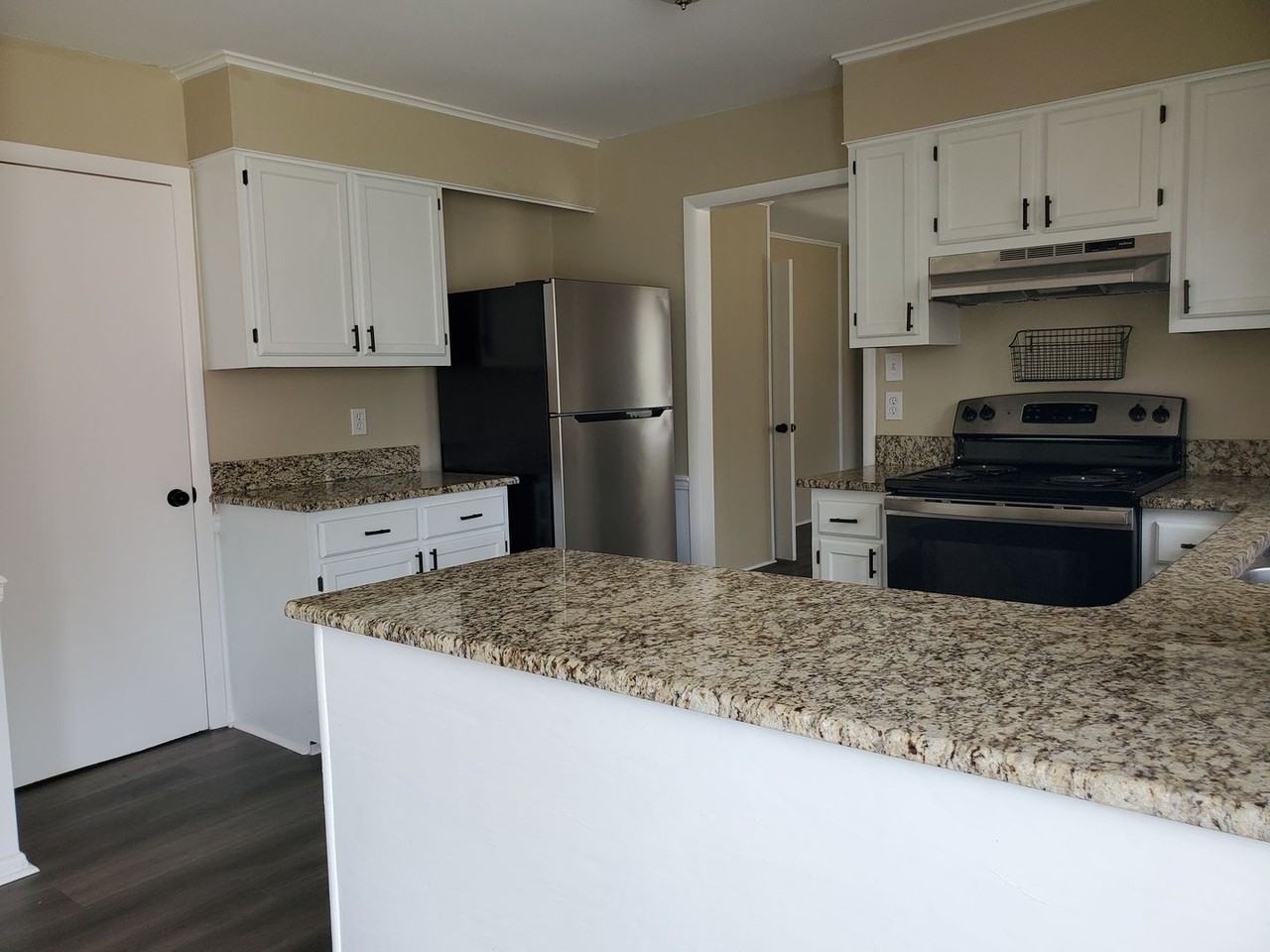 1960 Windlock Dr - Photo 4 of 24