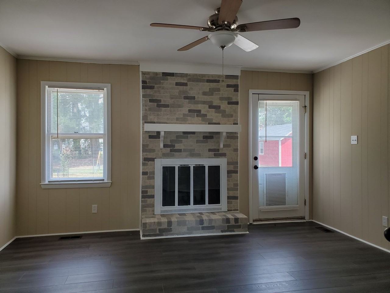 1960 Windlock Dr - Photo 6 of 24