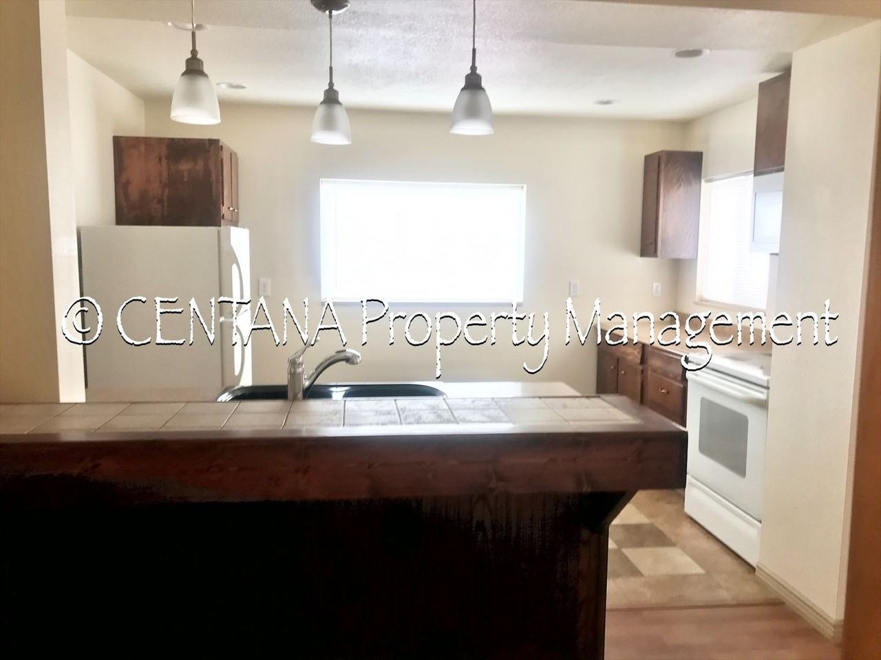 1028 Gaylord St - Photo 6 of 10