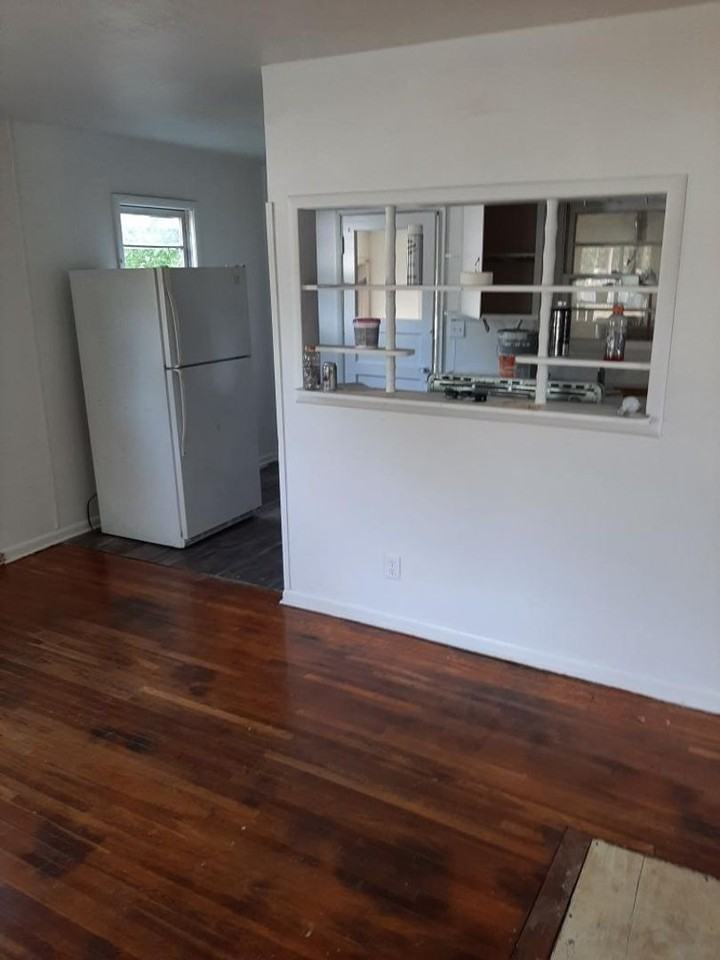 1830 S Exchange St - Photo 3 of 8