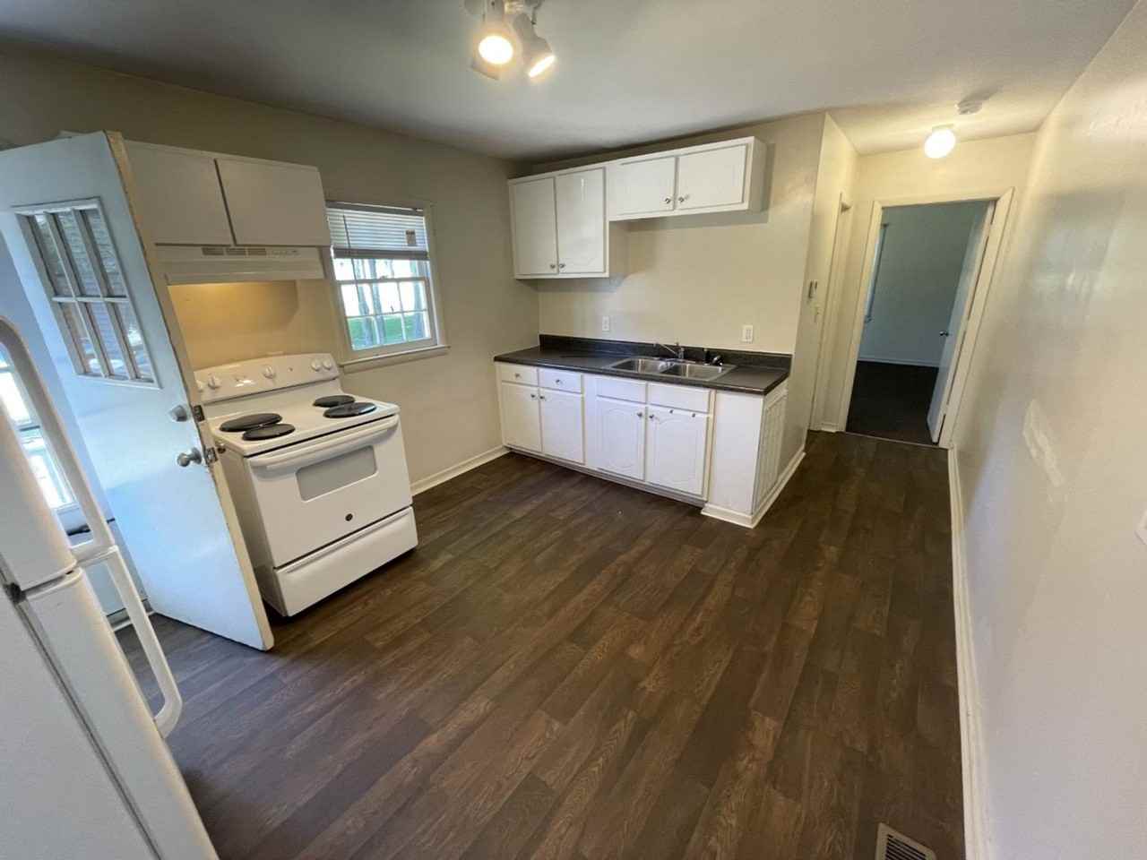 1007 Tipton St - Photo 7 of 9