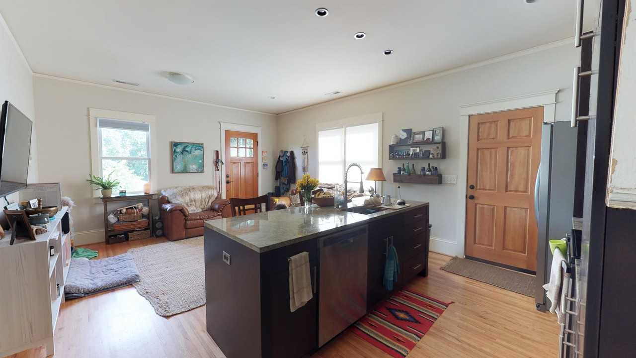 1555 Merriman Ave - Photo 3 of 19