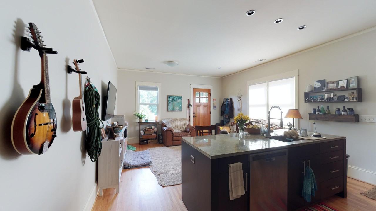 1555 Merriman Ave - Photo 4 of 19