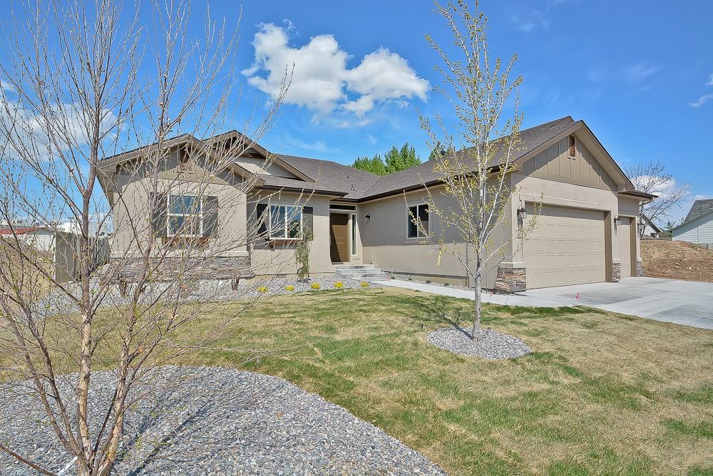 2772 E Rochester Ct - Photo 2 of 32