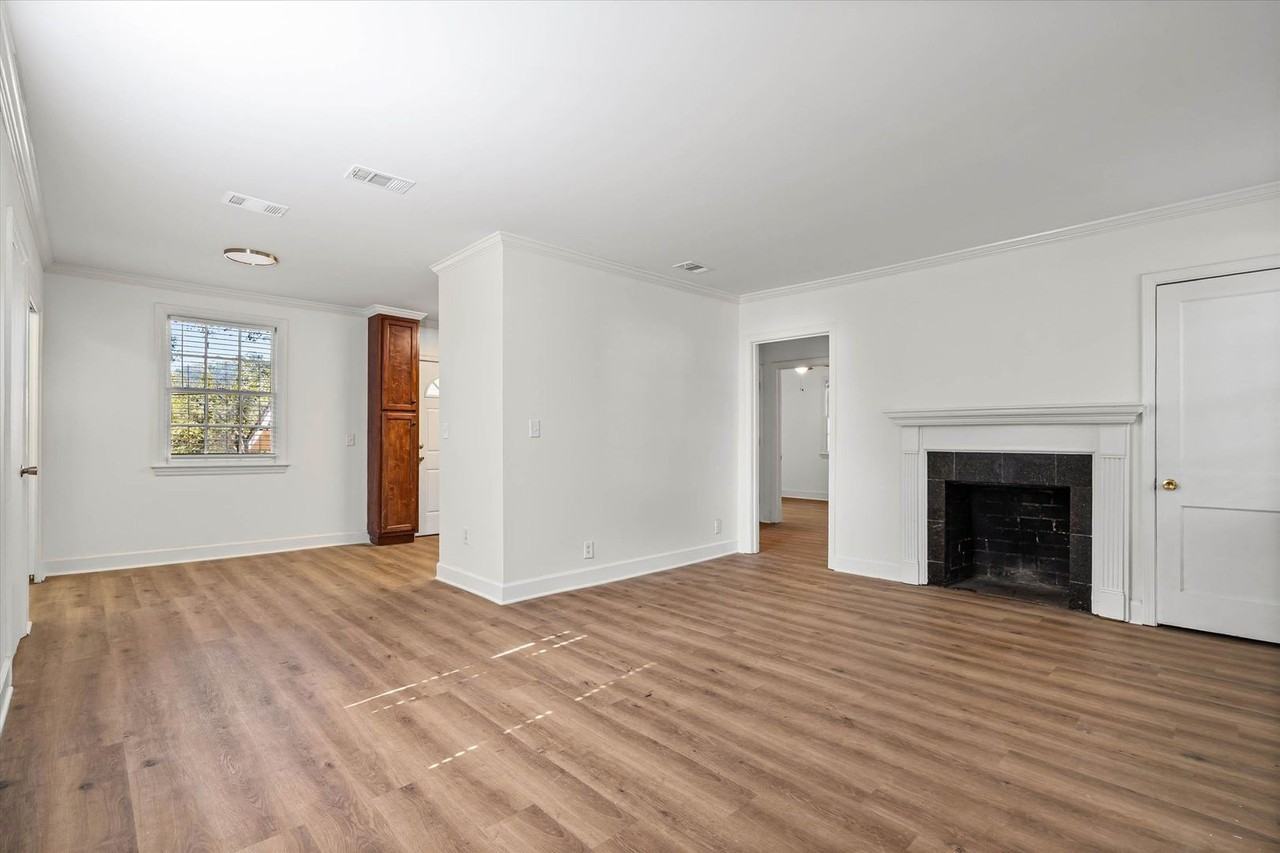 5213 Pineview Ln S - Photo 7 of 22