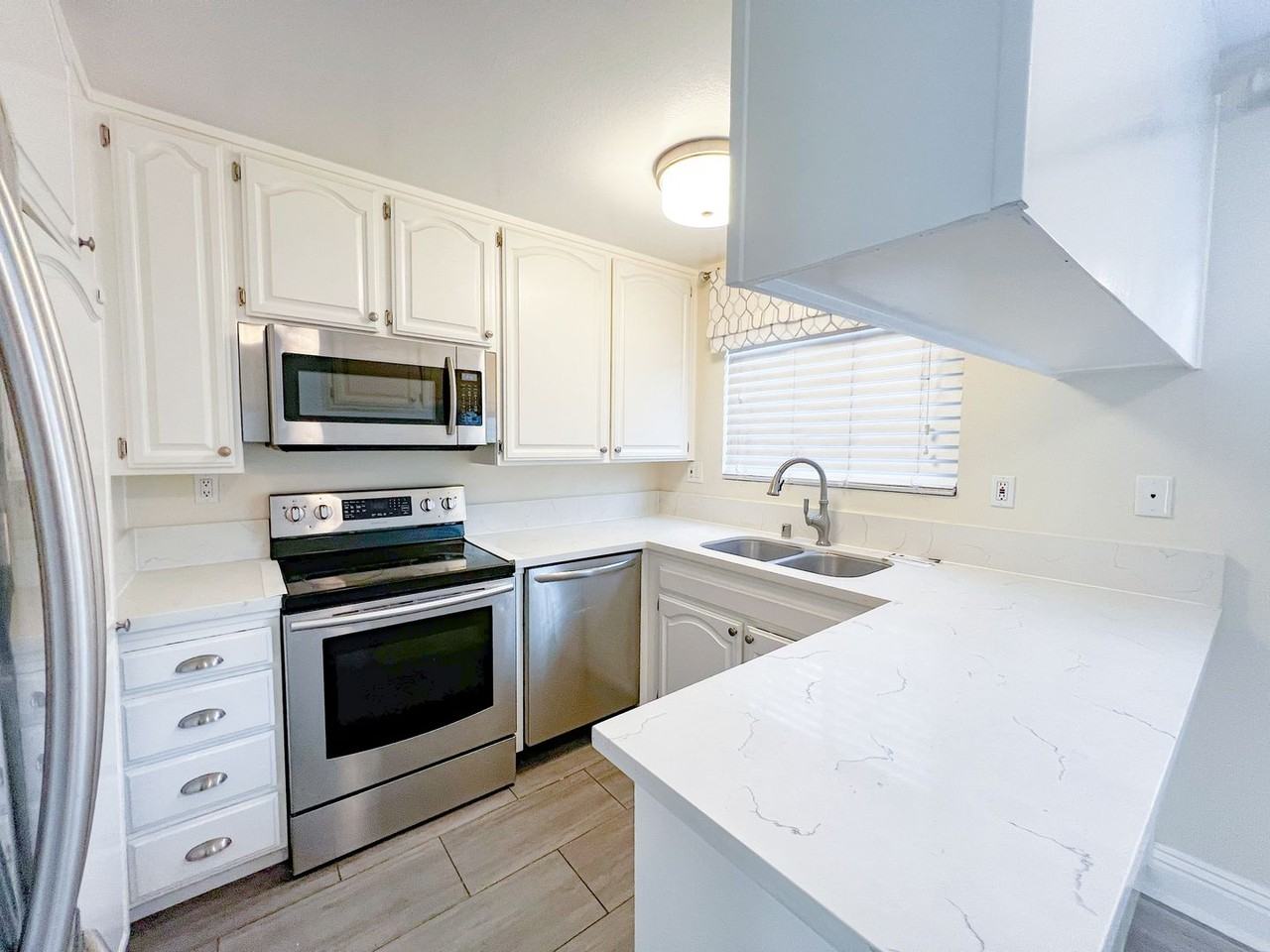 888 Victor Ave - Photo 6 of 18