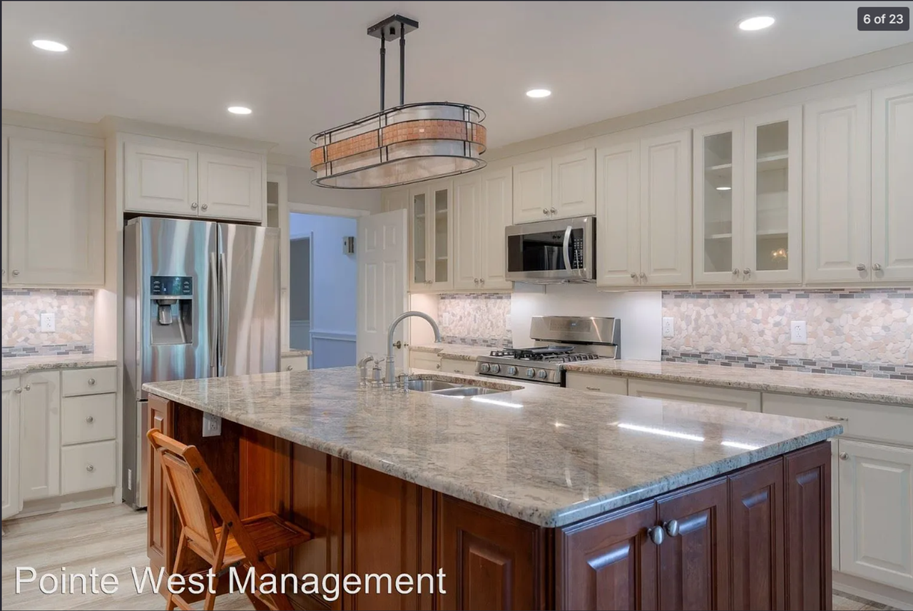 1602 Greenwood Dr - Photo 2 of 23