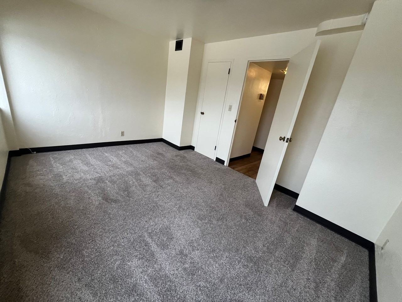 The Medford Plaza - Photo 3 of 33