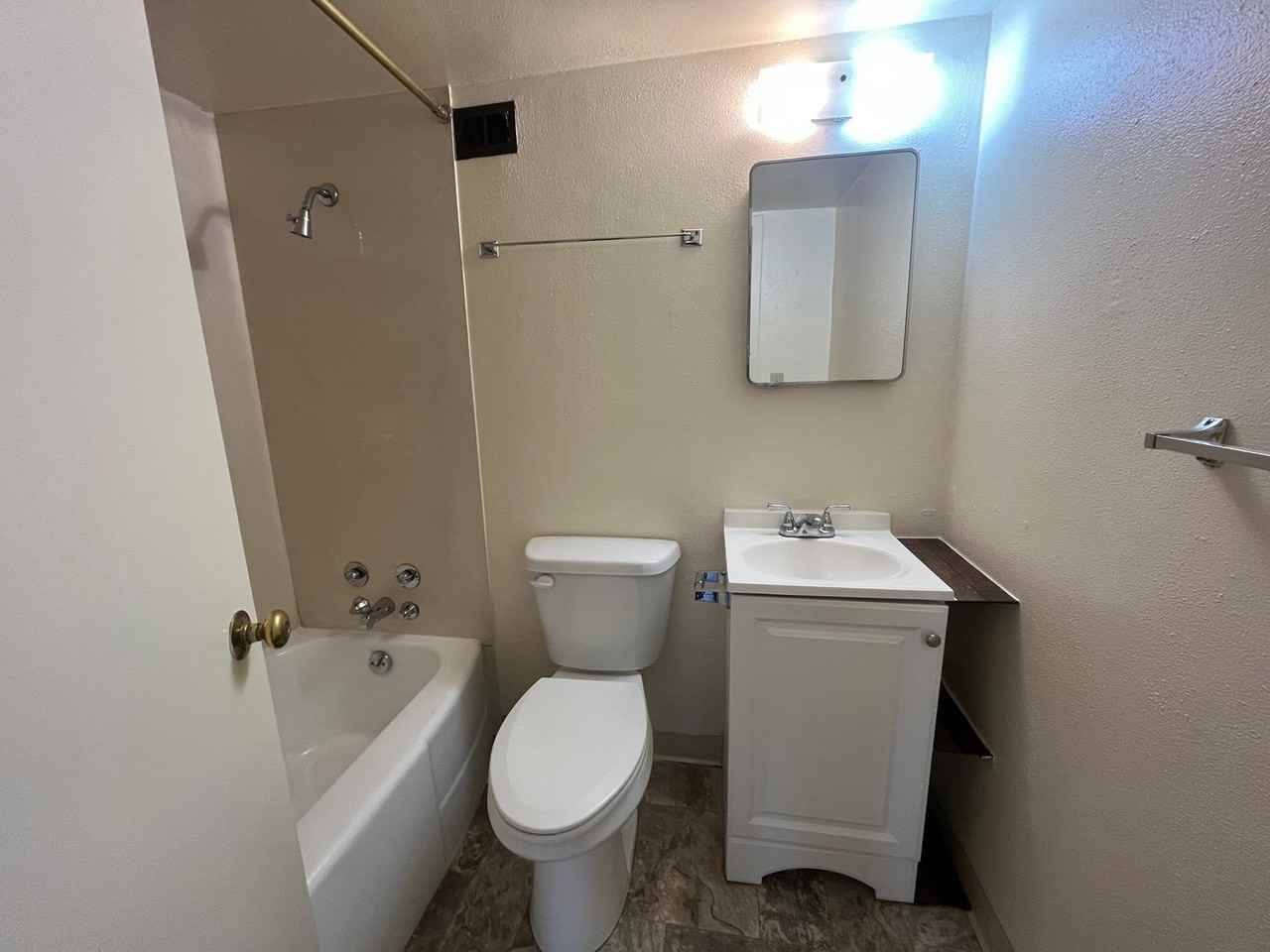 The Medford Plaza - Photo 4 of 33