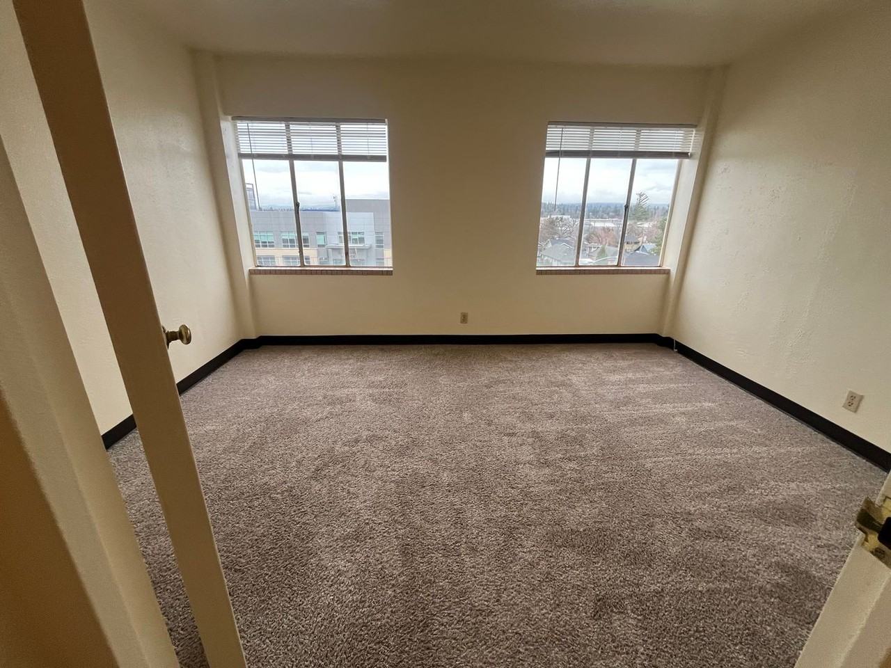 The Medford Plaza - Photo 6 of 33