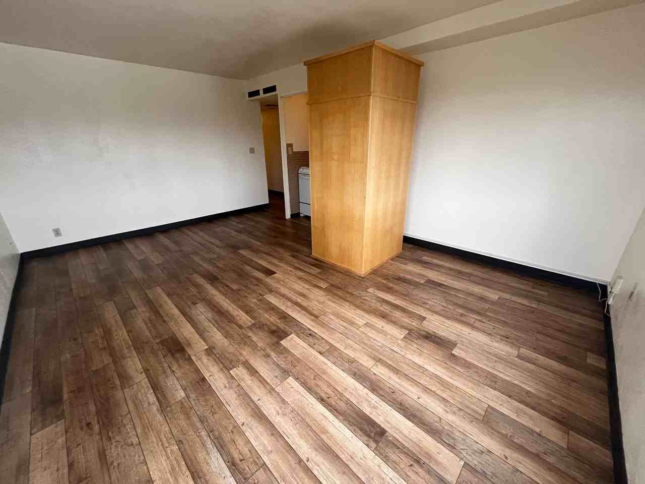 The Medford Plaza - Photo 7 of 33