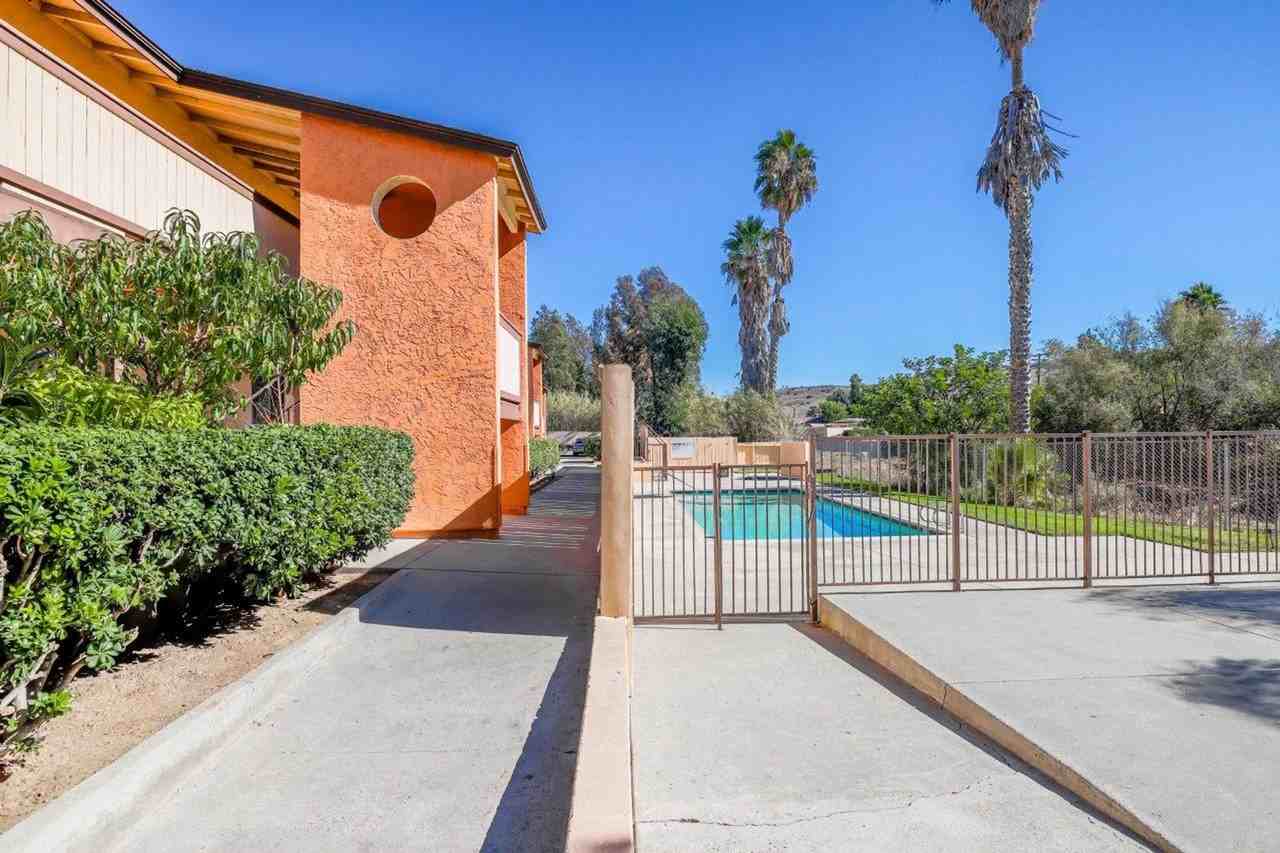 Monte Vista Apartments - Photo 4 of 11