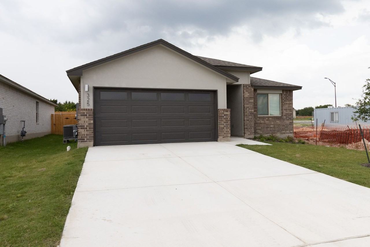 325 Coda Xing - Photo 2 of 24