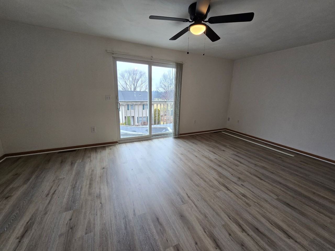 512 Harding St - Photo 3 of 18