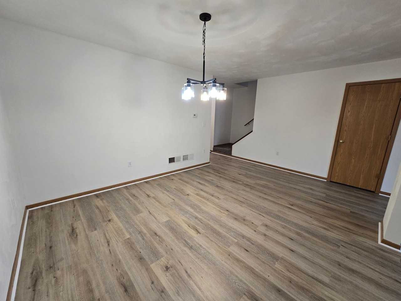 512 Harding St - Photo 5 of 18