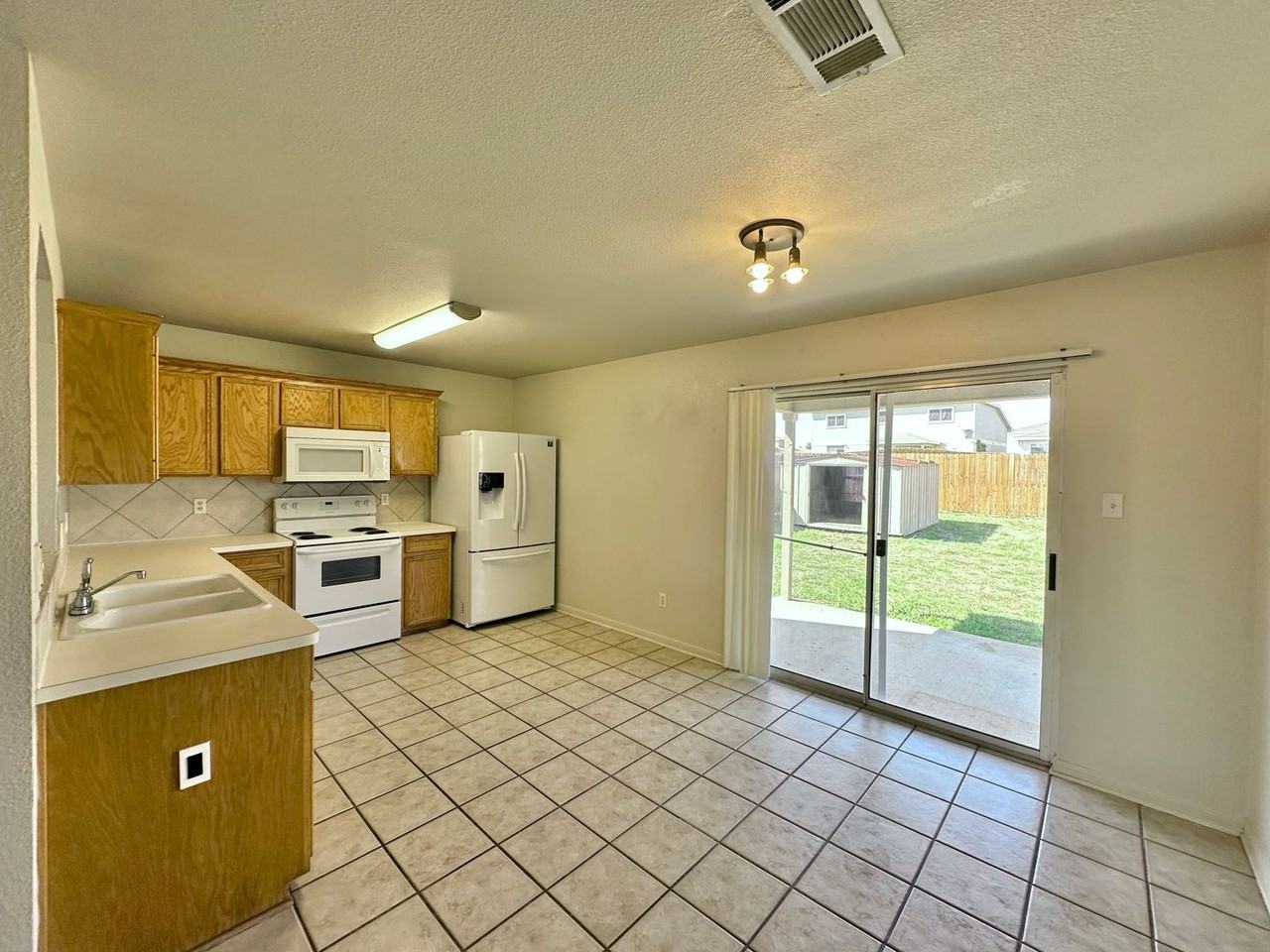 4503 Indigo Dr - Photo 5 of 27