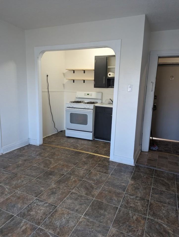 814 814 7th Street Units 1-6 - #4 - Photo 2 of 5