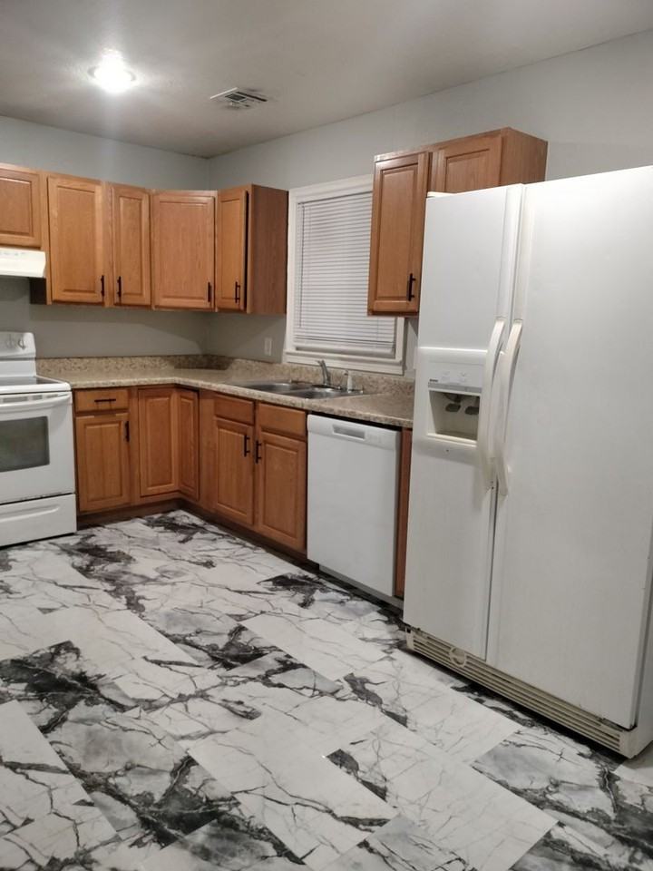 7229 E Castle Dr - Photo 2 of 12