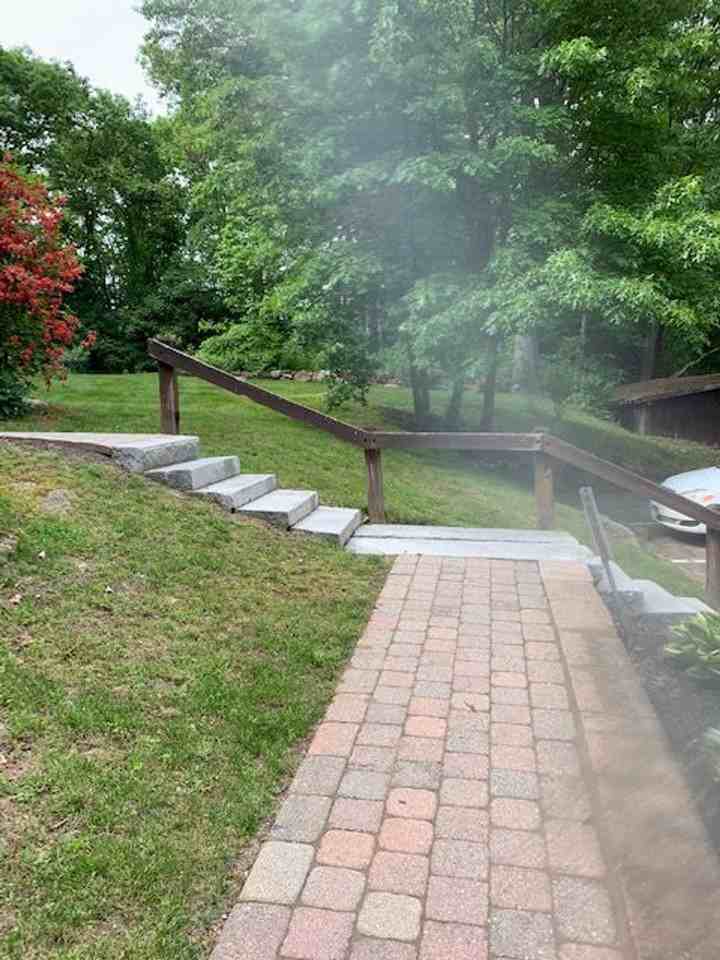 Two Bedroom unit, hot water included, free storage, porch, laundry, parking - Photo 3 of 10