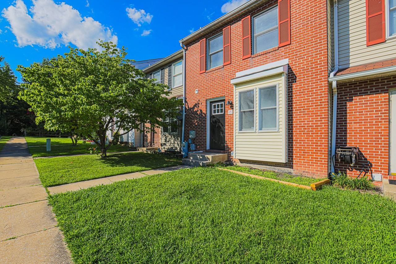 17 Pocasset Ct - Photo 2 of 28