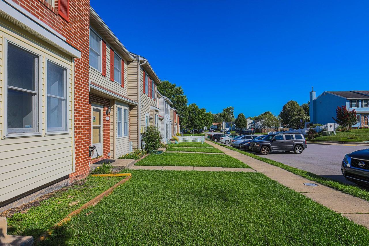 17 Pocasset Ct - Photo 3 of 28