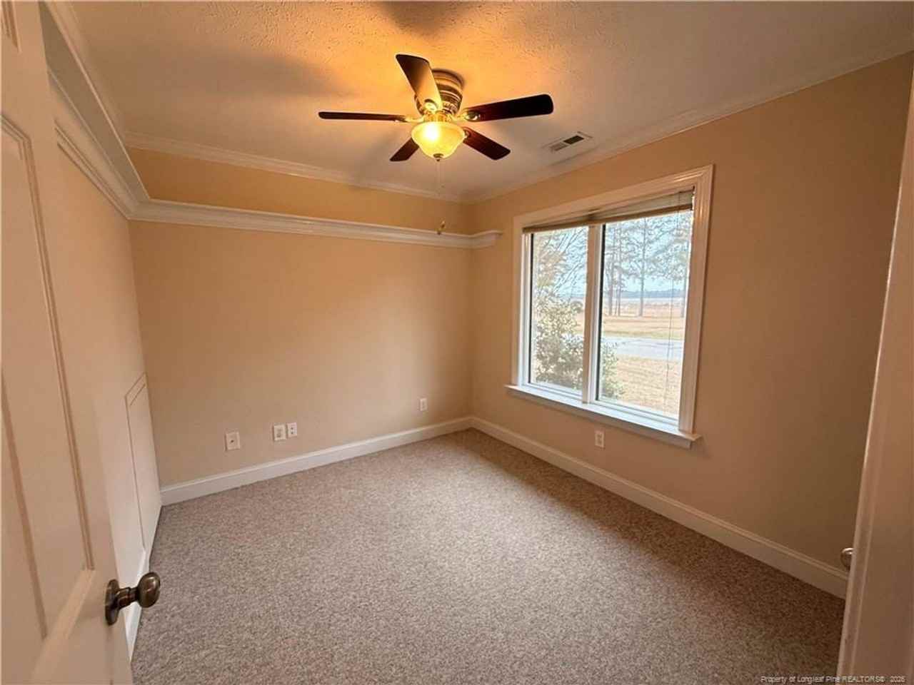 1165 Greenbriar Dr - Photo 3 of 27