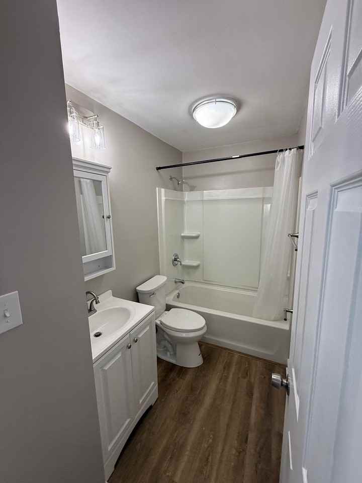 3232 Meredyth Ln - Photo 5 of 17