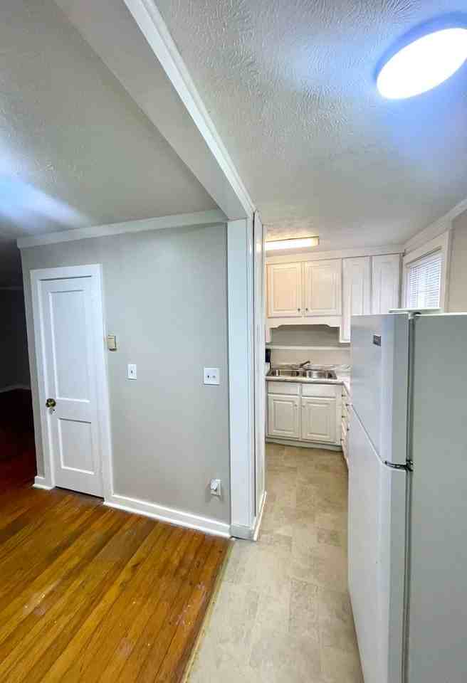 830 Lockwood Ave - Photo 3 of 12