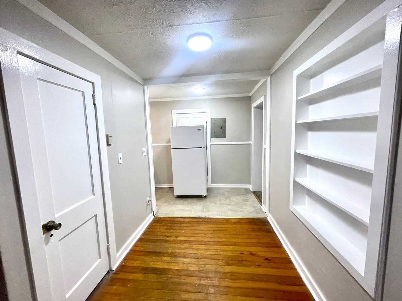 830 Lockwood Ave - Photo 5 of 12