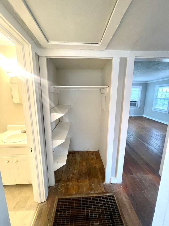 830 Lockwood Ave - Photo 6 of 12