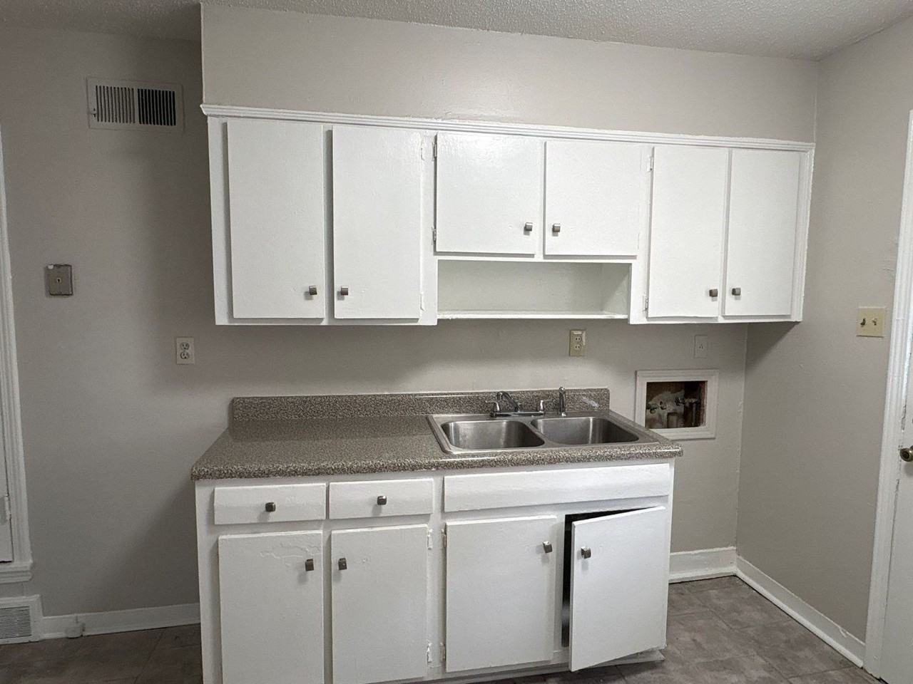 925 Lee Ave - Photo 7 of 14