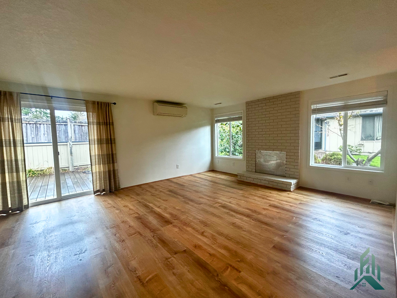 2928 Nw 29th St - Photo 4 of 17