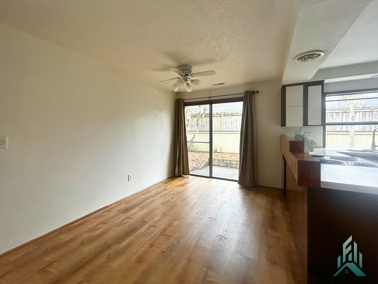 2928 Nw 29th St - Photo 7 of 17