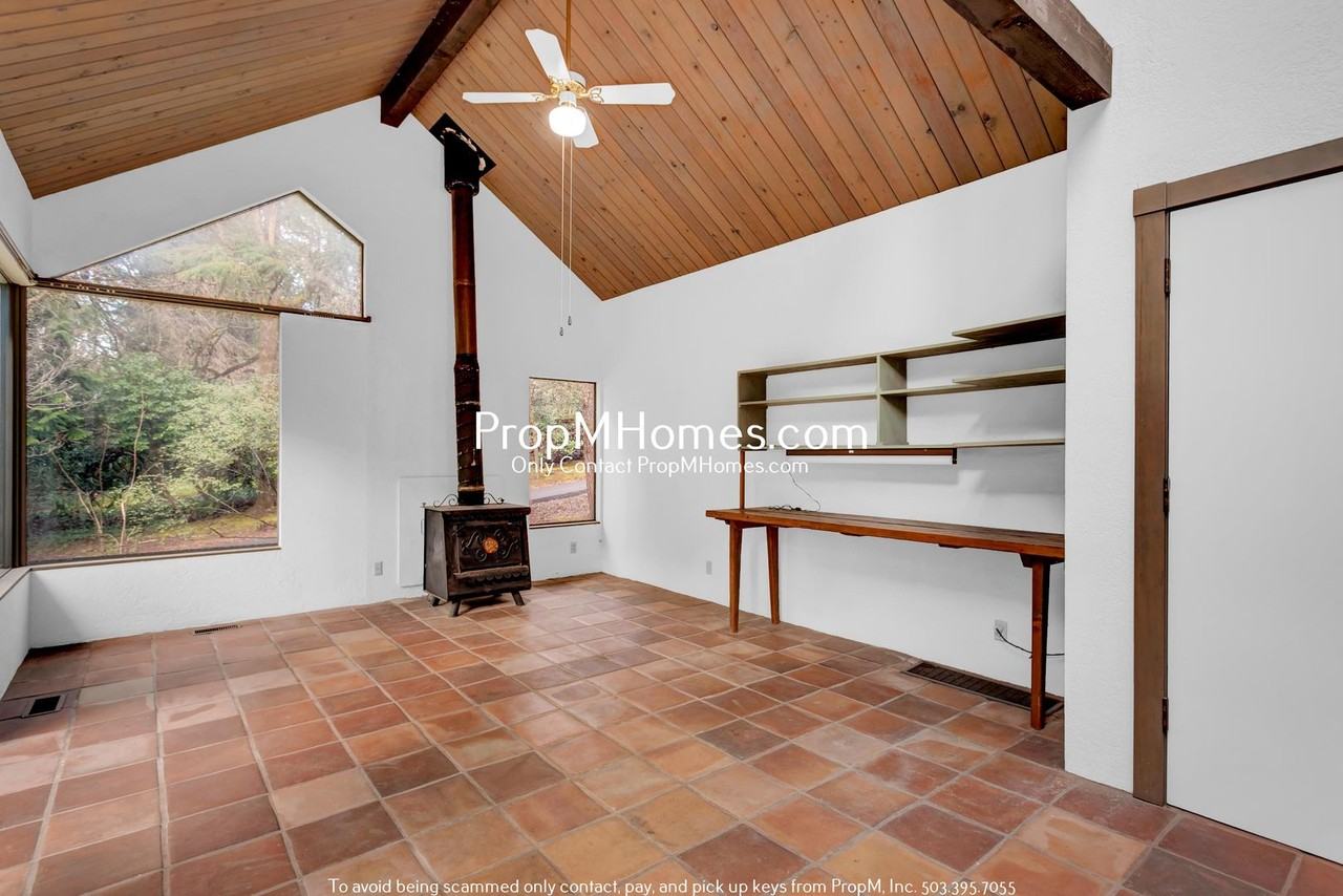 8945 Sw 9th Dr - Photo 4 of 42