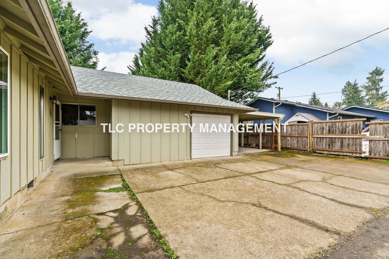 2082 Ohio St - Photo 5 of 36