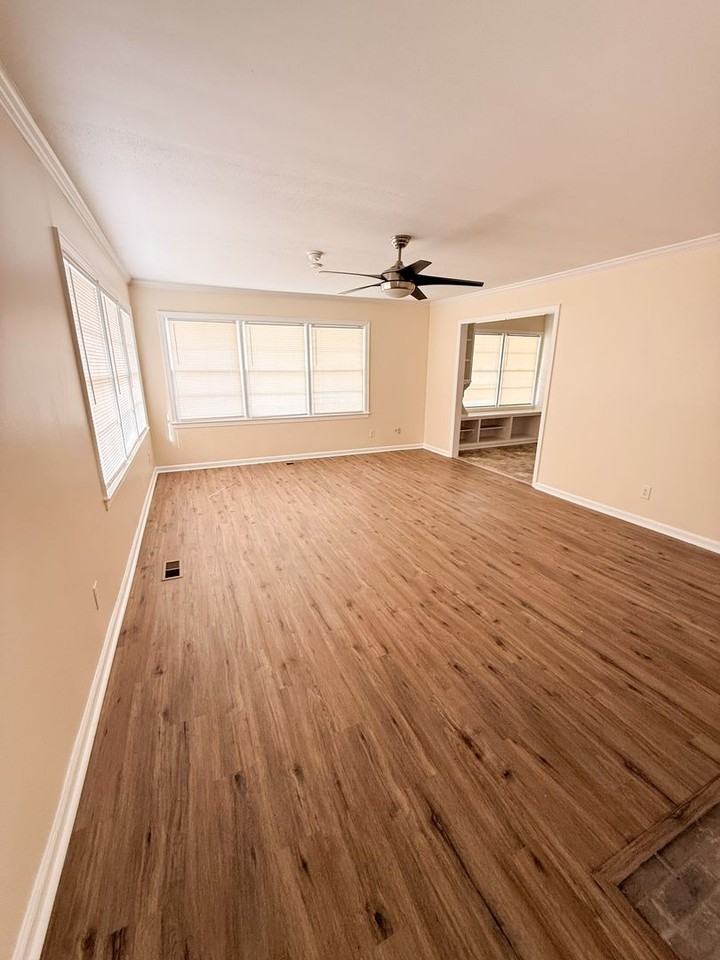 908 E Park Ave - Photo 2 of 7