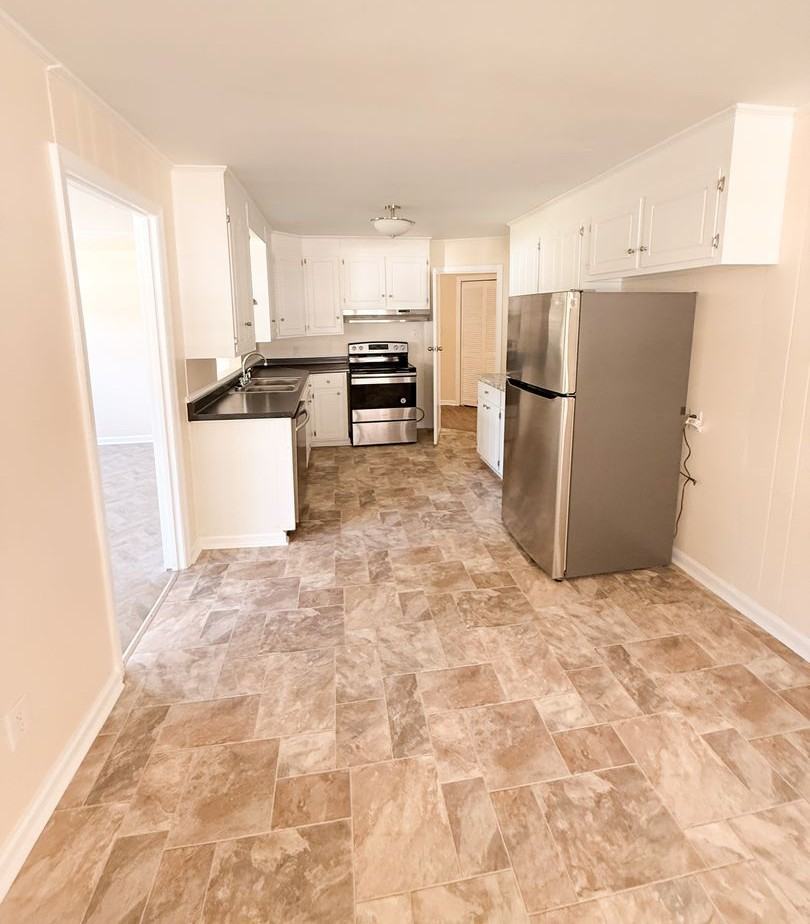 908 E Park Ave - Photo 3 of 7