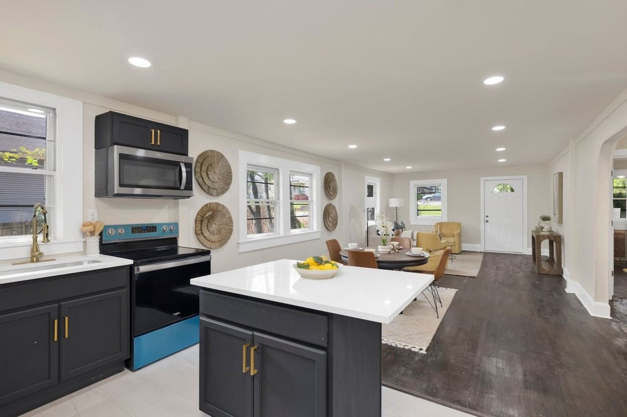 4345 2nd Ave S - Photo 3 of 30