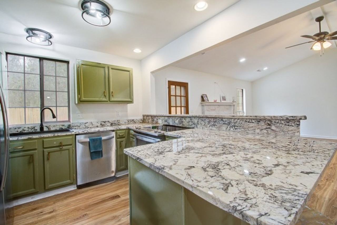 2451 Castlereagh Rd #2 - Photo 4 of 9