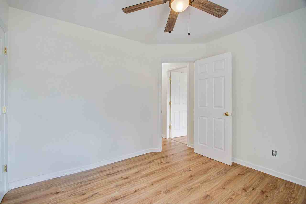 2451 Castlereagh Rd #2 - Photo 6 of 9