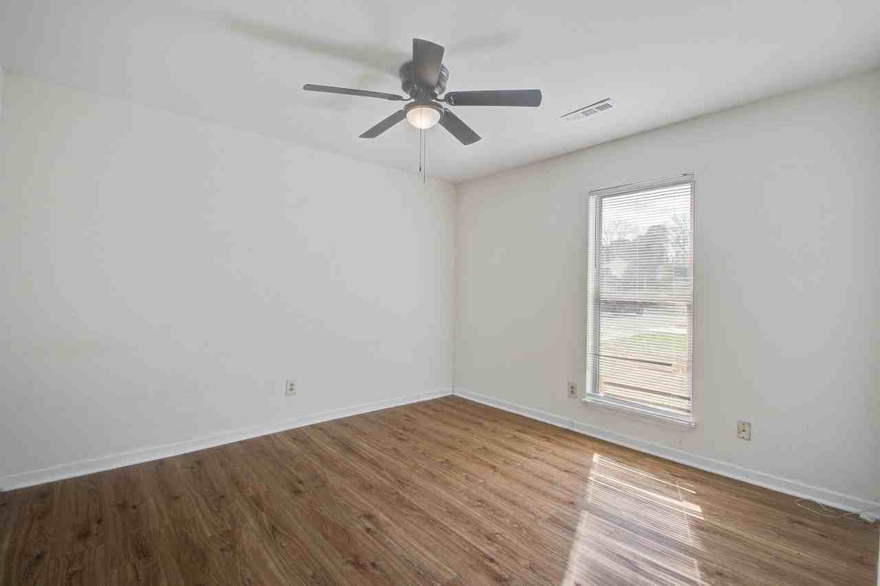 2451 Castlereagh Rd #2 - Photo 7 of 9