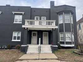 featured image of 2401 Francis St