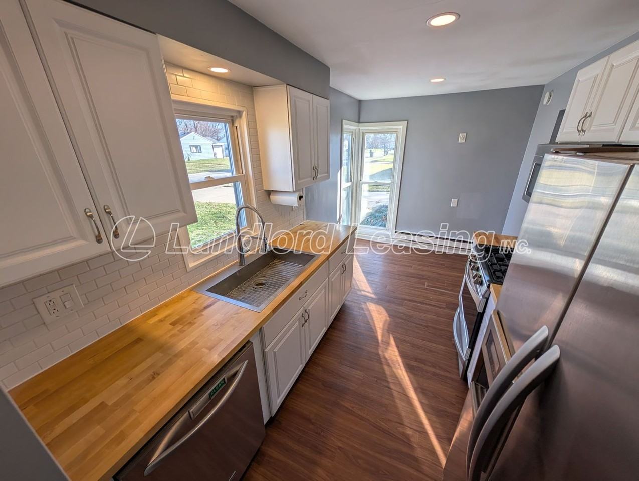 653 Weller Rd - Photo 7 of 16