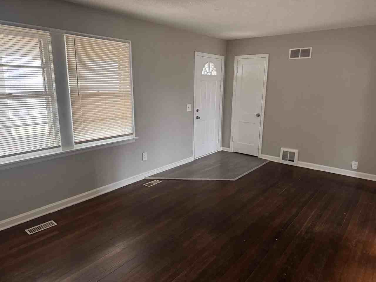 3810 Pittman Rd - Photo 4 of 21