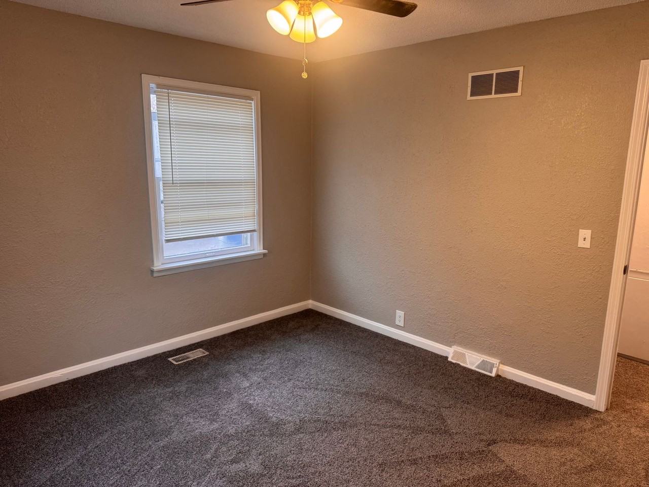 3810 Pittman Rd - Photo 7 of 21