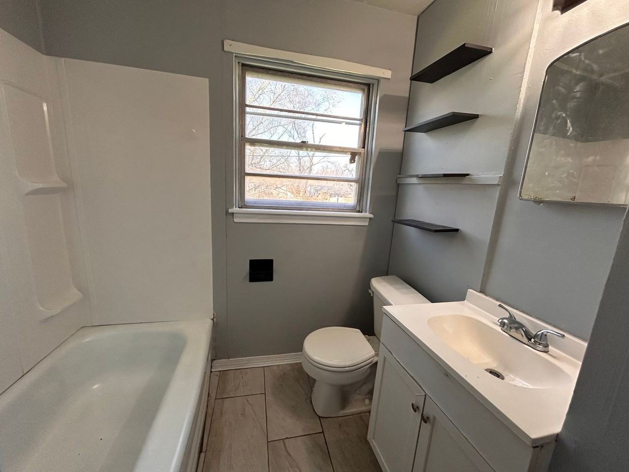 4269 S Cumberland St - Photo 7 of 10