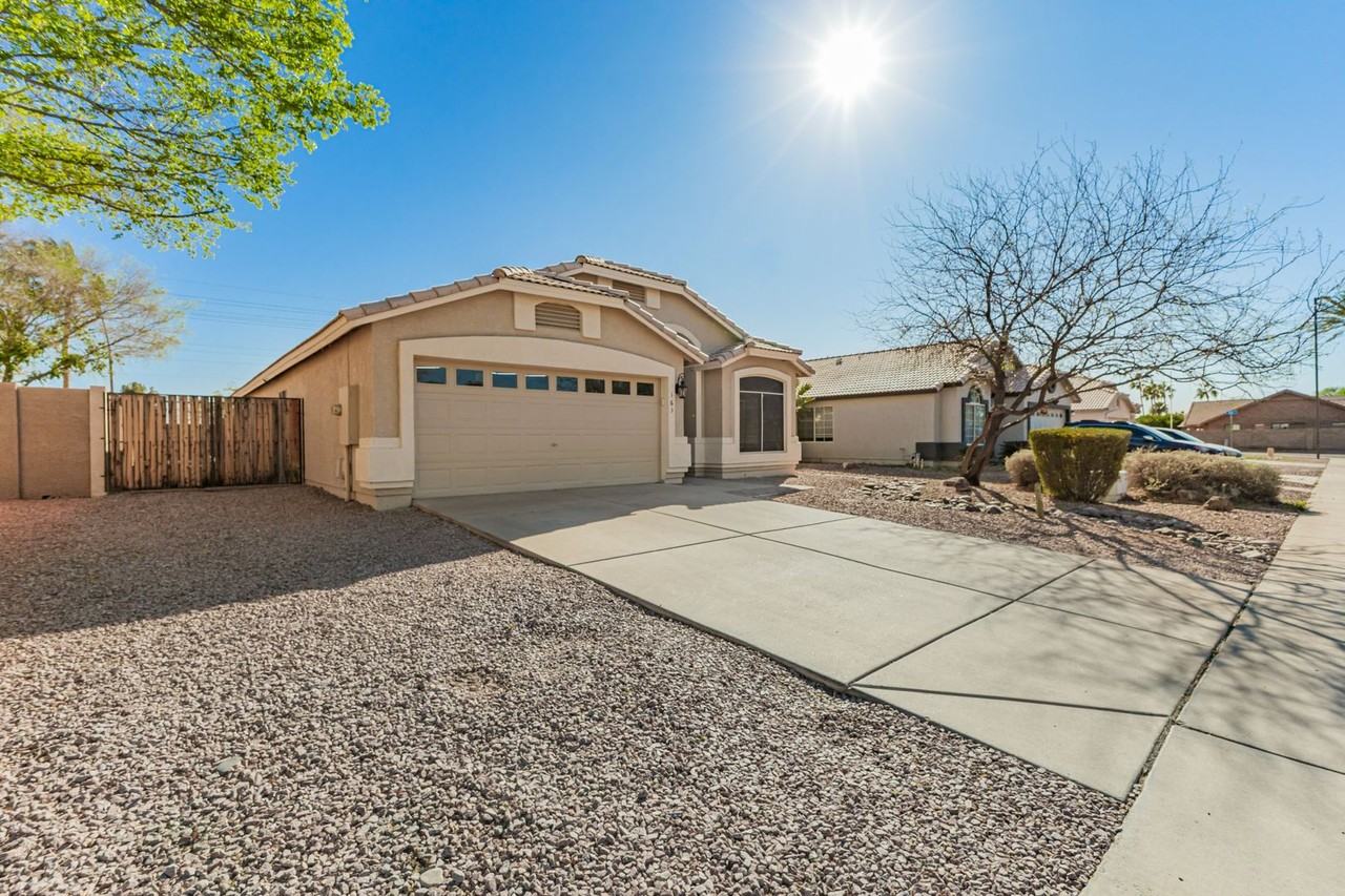 163 W Liberty Ln - Photo 2 of 33