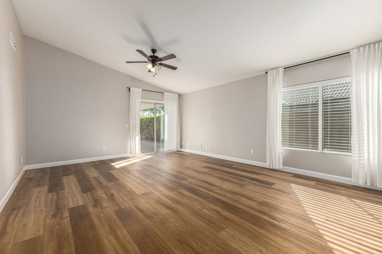 163 W Liberty Ln - Photo 6 of 33