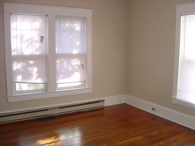 918 Lexington Ave Apt B - Photo 3 of 7