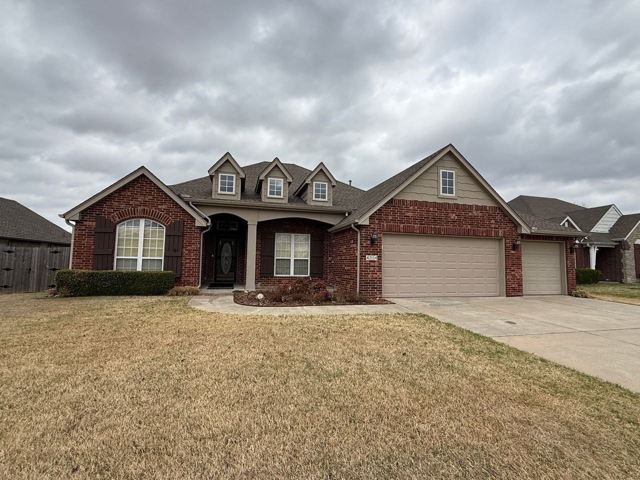 4204 W Laredo St - Photo 4 of 49